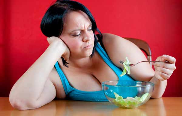 Kraftigt overvægtige smider markant mere  kropsfedt ved at skære ned på fedtet end at skære ned på kulhydraterne.